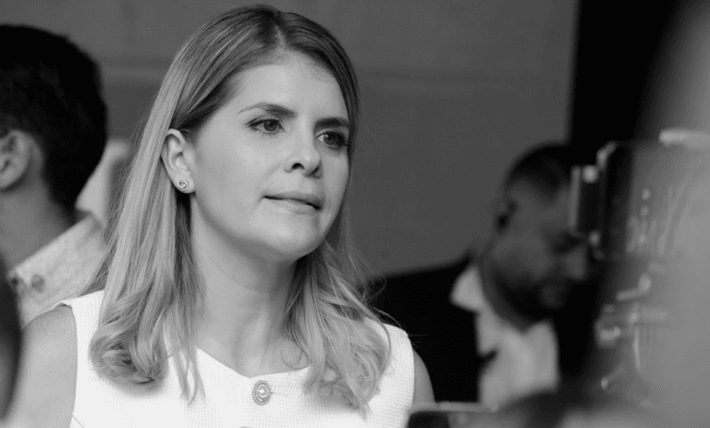 Acuerdos: Laura Fernández