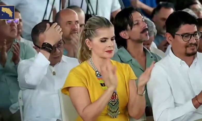 Laura Fernández denuncia a Marta Acosta por retrasos en Limón y promete romper cadenas en la Asamblea Legislativa.