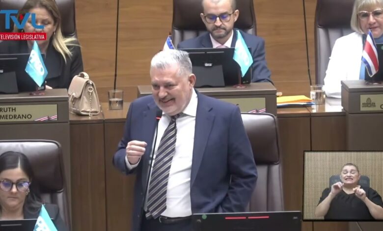 reforma constitucional debate si menores pueden abstenerse de declarar, según discurso de José Miguel Villalobos.