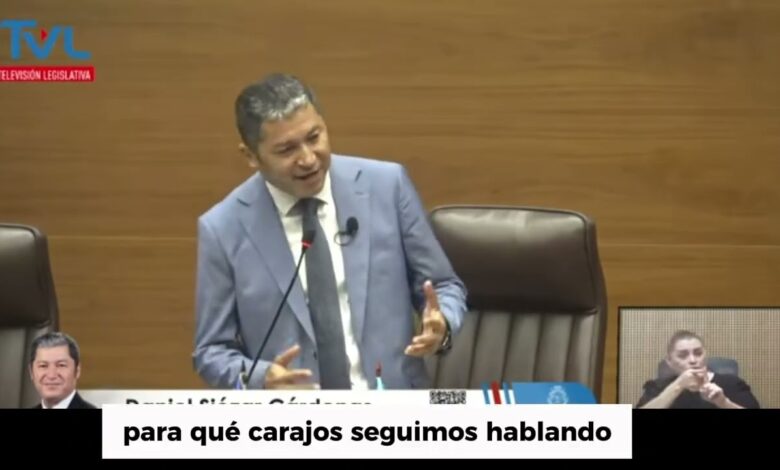 Parlamento enfrenta críticas por la excesiva verborrea y mociones de Crucitas, según el diputado Daniel Siézar.